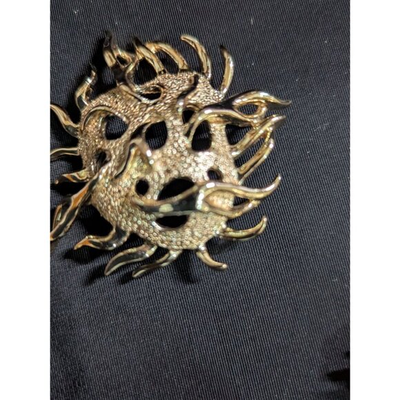 Vintage Sarah Coventry Gold-Tone Sea Urchin Brooch & Clip-On Earrings Set - Picture 5 of 9